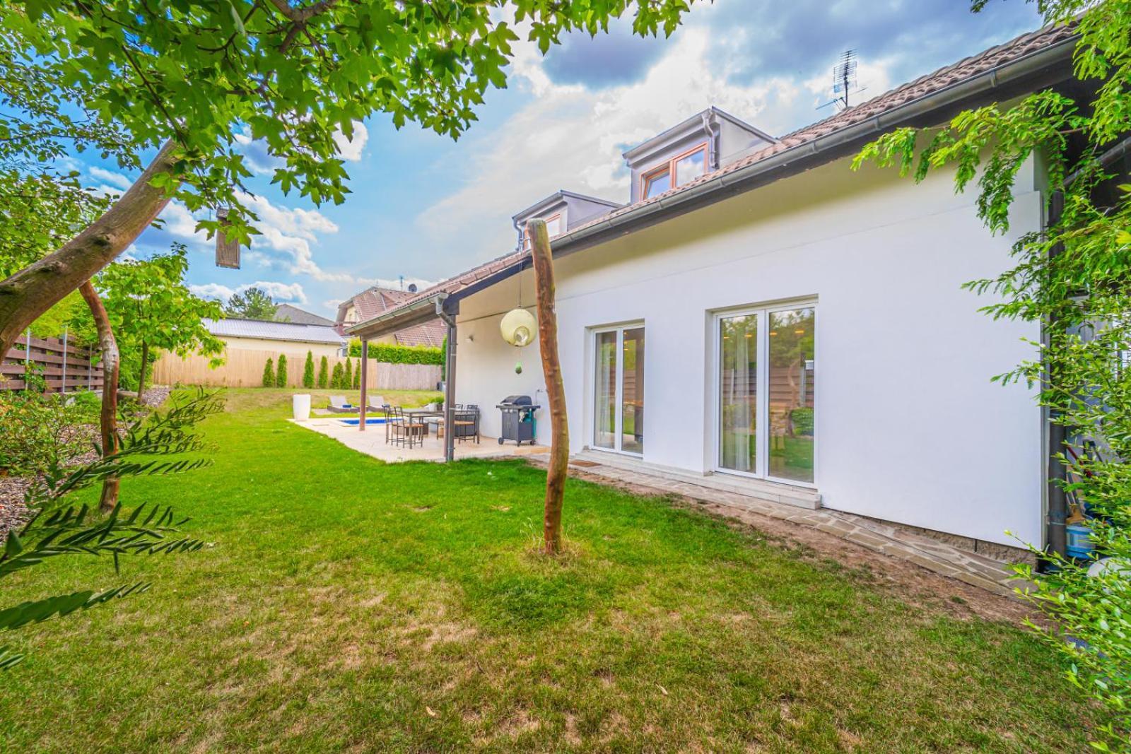Vila Sara S Bazenem A Infrasaunou Na Kraji Prahy Zbuzany Экстерьер фото